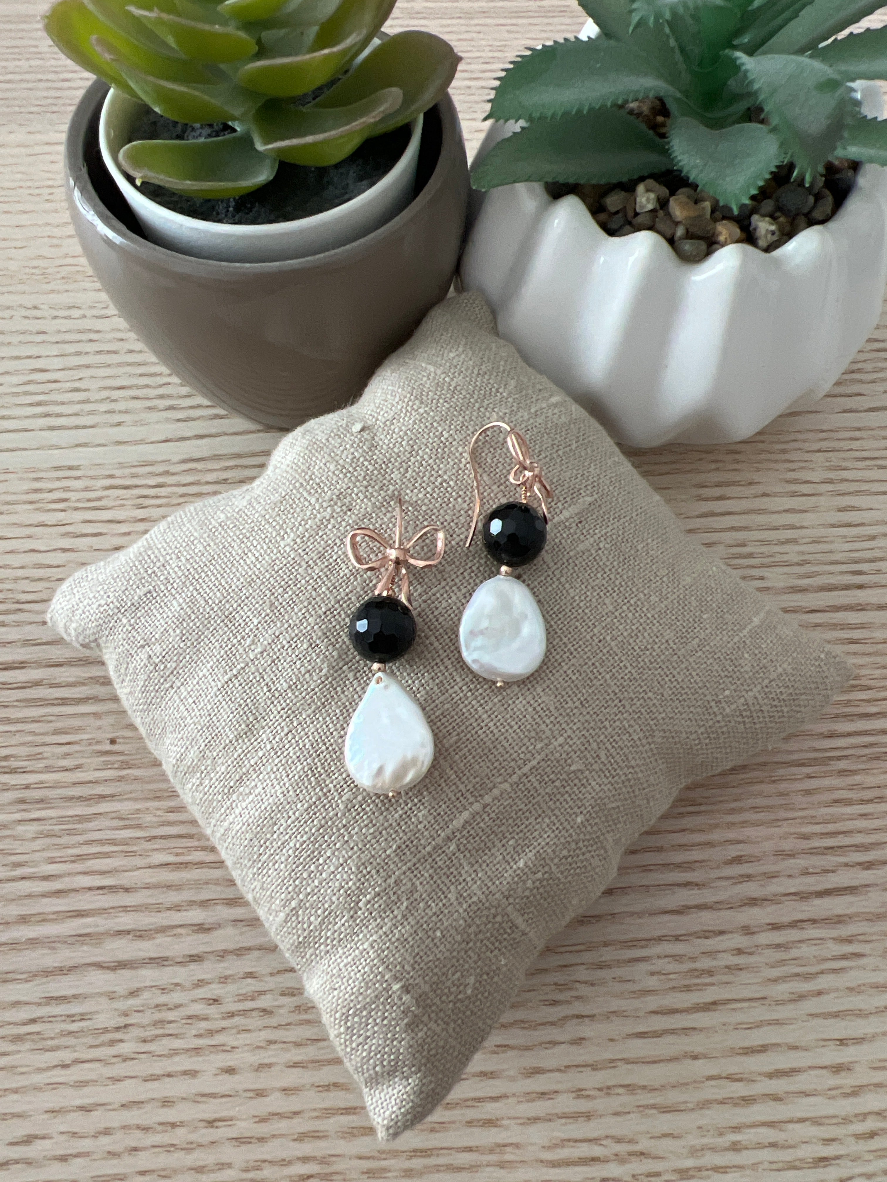 Orecchino Fiocco Nero