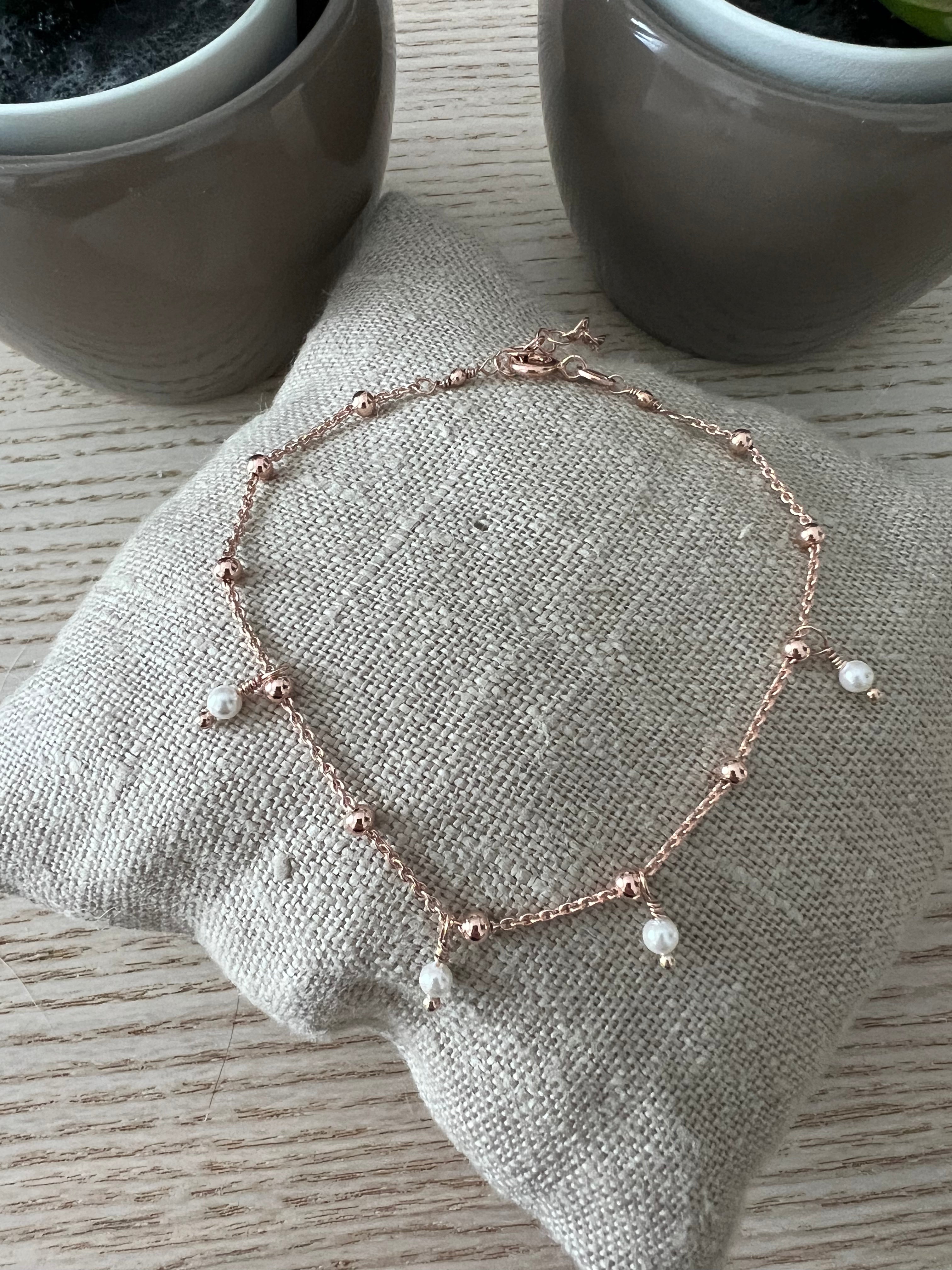 Bracciale pallini e perle pendenti